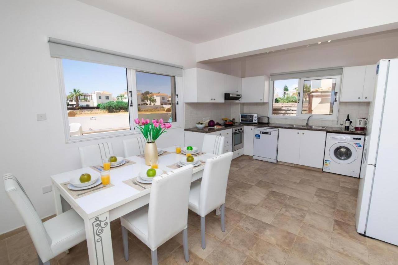 Villa Suncity Boutique Beachfront أيا نابا المظهر الخارجي الصورة