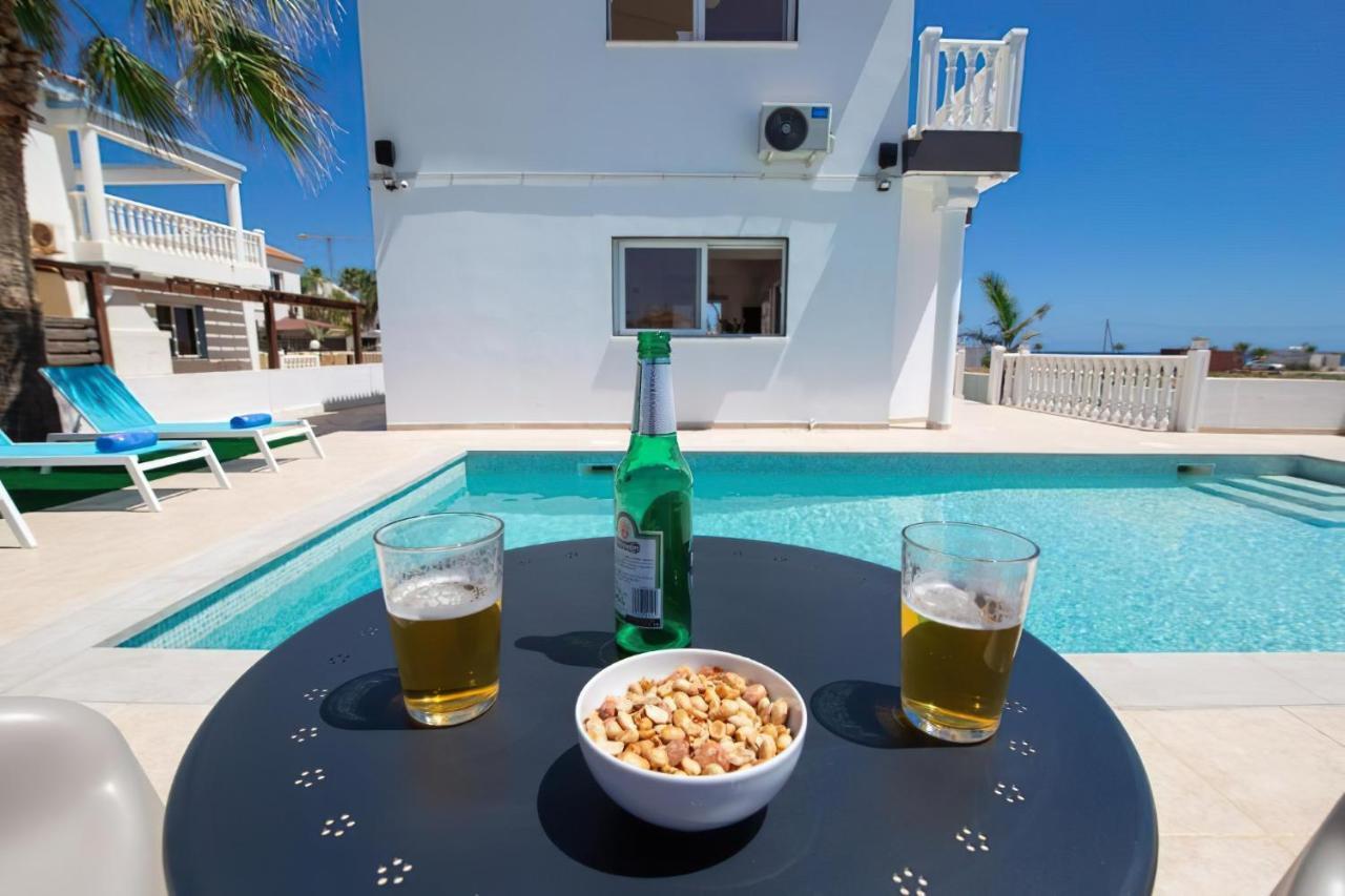 Villa Suncity Boutique Beachfront أيا نابا المظهر الخارجي الصورة