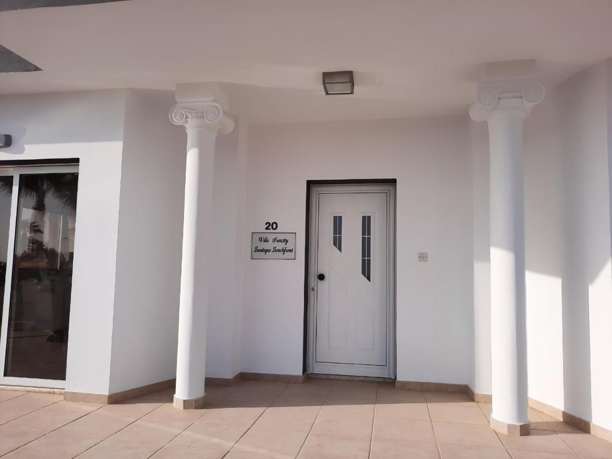 Villa Suncity Boutique Beachfront أيا نابا المظهر الخارجي الصورة