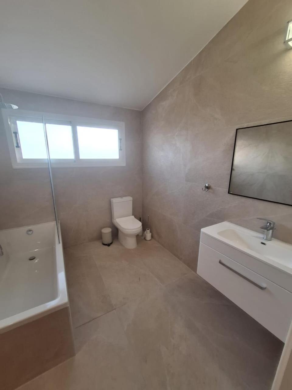 Villa Suncity Boutique Beachfront أيا نابا المظهر الخارجي الصورة